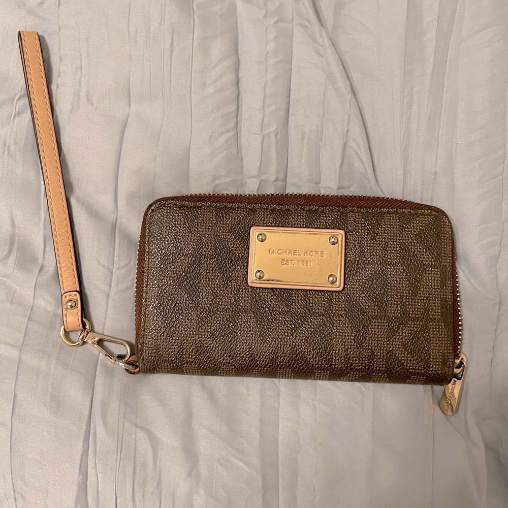 Michael Kors Wristlet